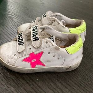 Golden Goose Kids
Old School low-top sneakers
100% Authentic